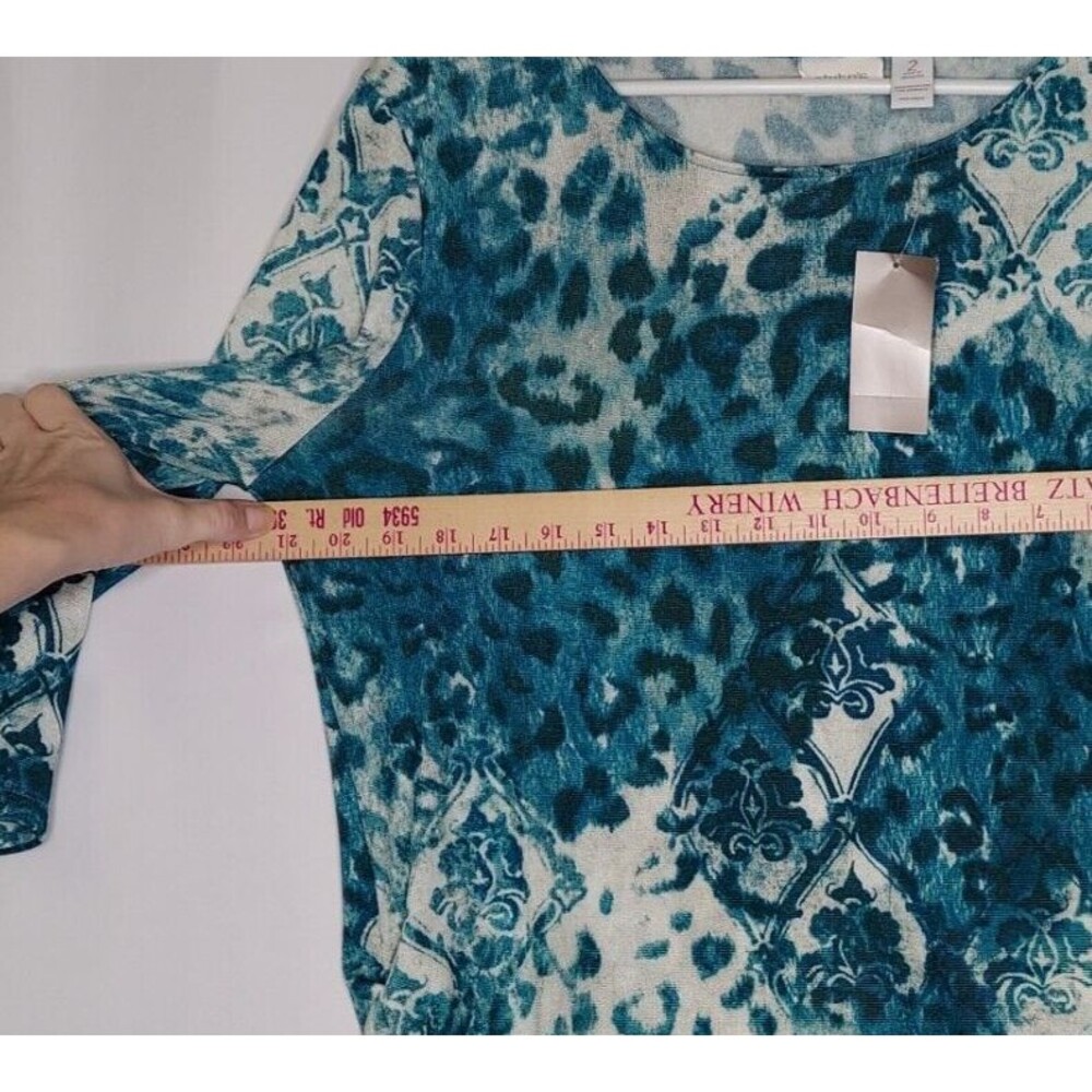 Chicos Top Womens Medium 2 Teal Blue Animal Ruched Stretch Knit 3/4 Scoop‎ Neck - Picture 6 of 8